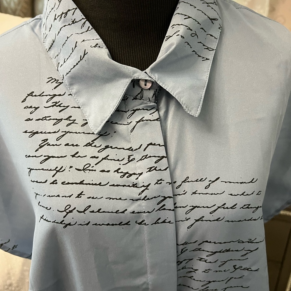 Cute blouse - Picture 5 of 6